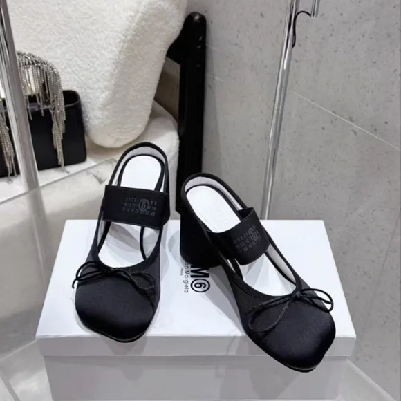 MM6 Maison Martin Margiela Black Mary Jane Block Heel Mules with Bow - Picture 2 of 9